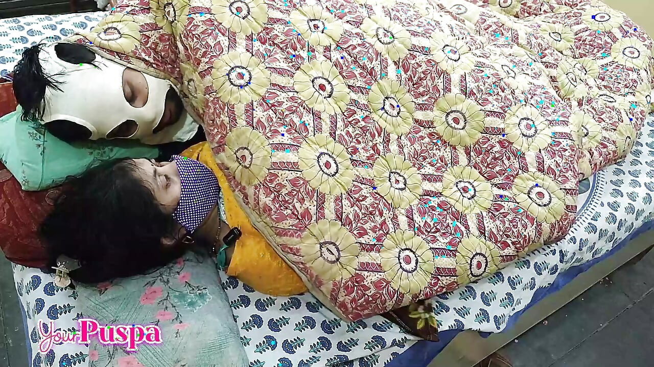 ผัวลูกเลี้ยงสาวเย็ดกูเมื่อเขามาหาฉันหลังจากต่อสู้กับลูกเลี้ยงสาวของฉันฉันทําให้เขาสงบลงโดยให้หีฉันกับเขา