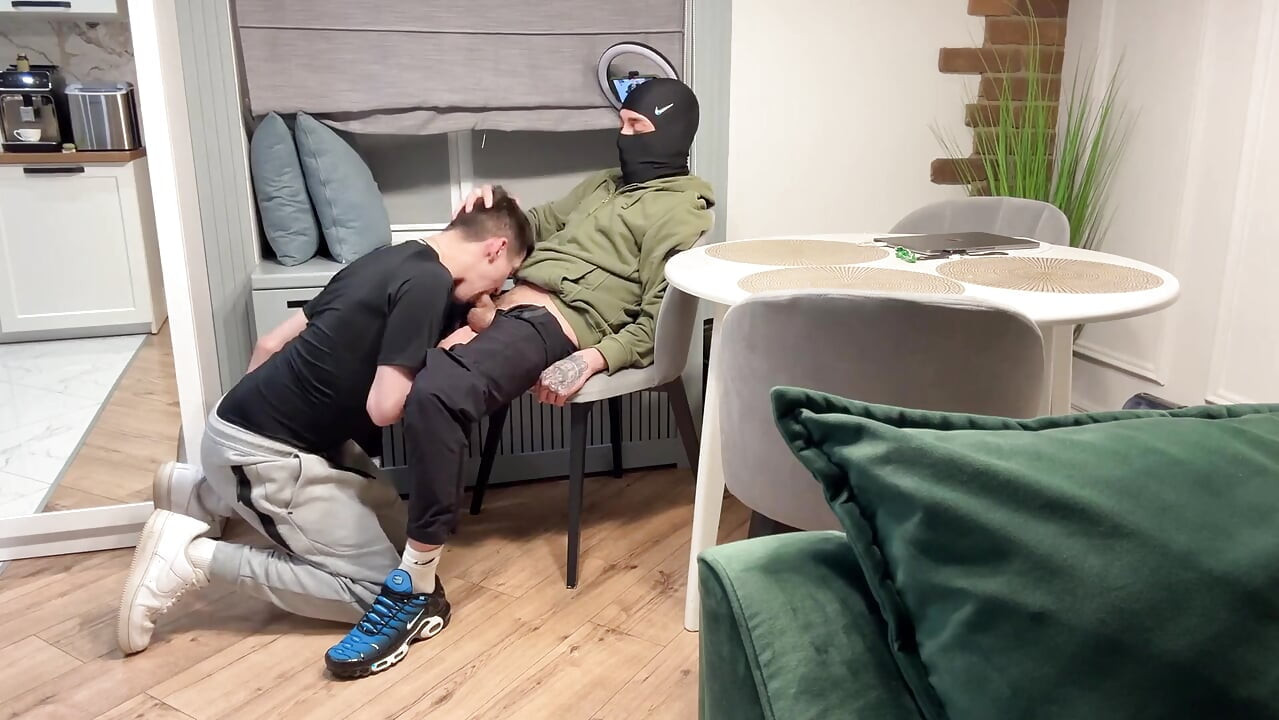 Quente sexo gay com tênis e meias sujas