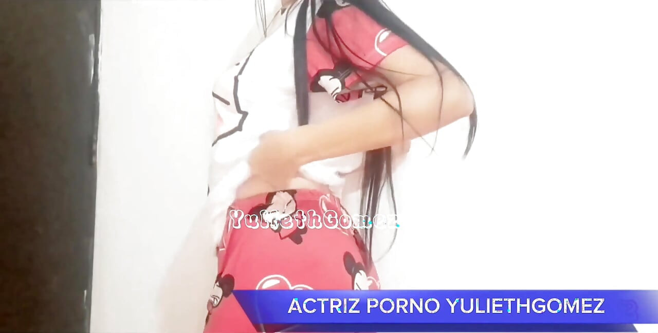 Ateşli büyük memeli latin üvey kız sabah üvey babası tarafından emiyor ve sikiliyor (casero real)