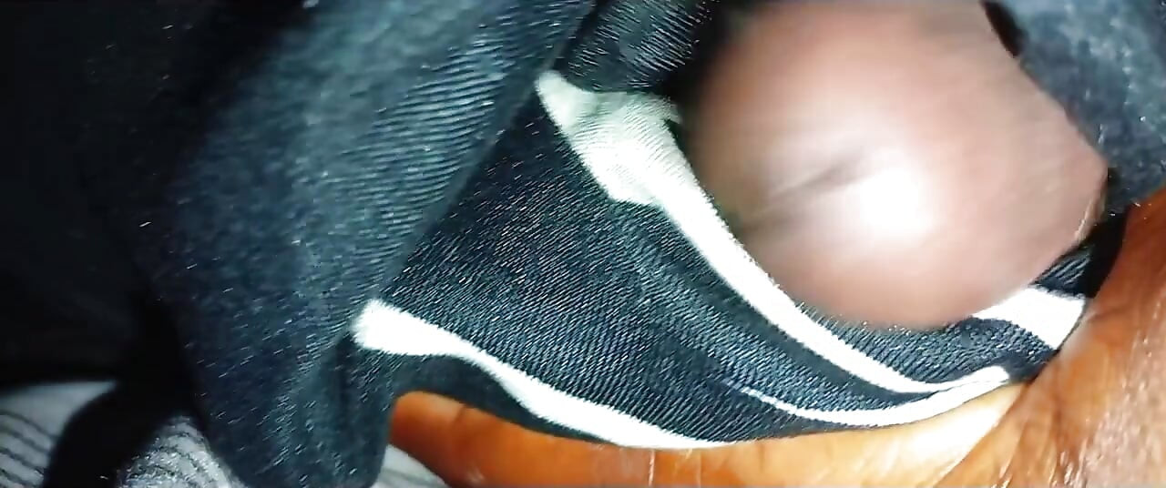 J’ai presque utilisé ma bite pour dénaturer la caméra