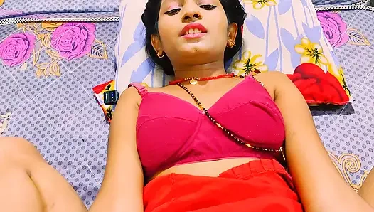 Ateşli Hintli evli kadın kocasının en iyi arkadaşı tarafından sikiliyor Hintçe ses kaydı