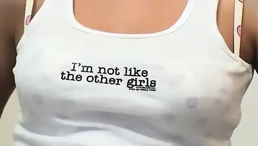 Blonde Girl Becames Hotblooded Since She Opens Her Legs