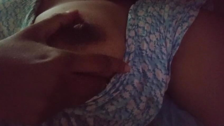 Sri Lanka - mulher seduz seu parceiro através de vídeo chamada até orgasmo Apenas amor com peitos grandes e buceta molhada