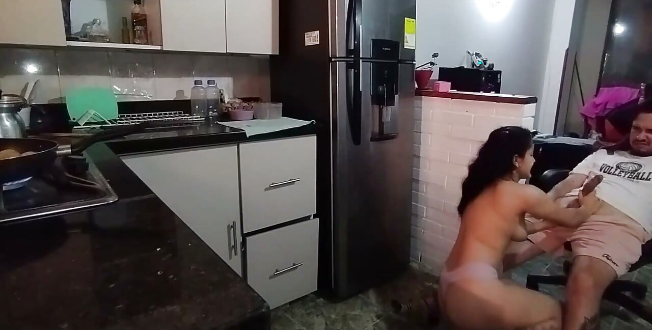 I Masturbated Looking at Her How She Was Dressed and She Couldn't Bear to Suck My Entire Cock