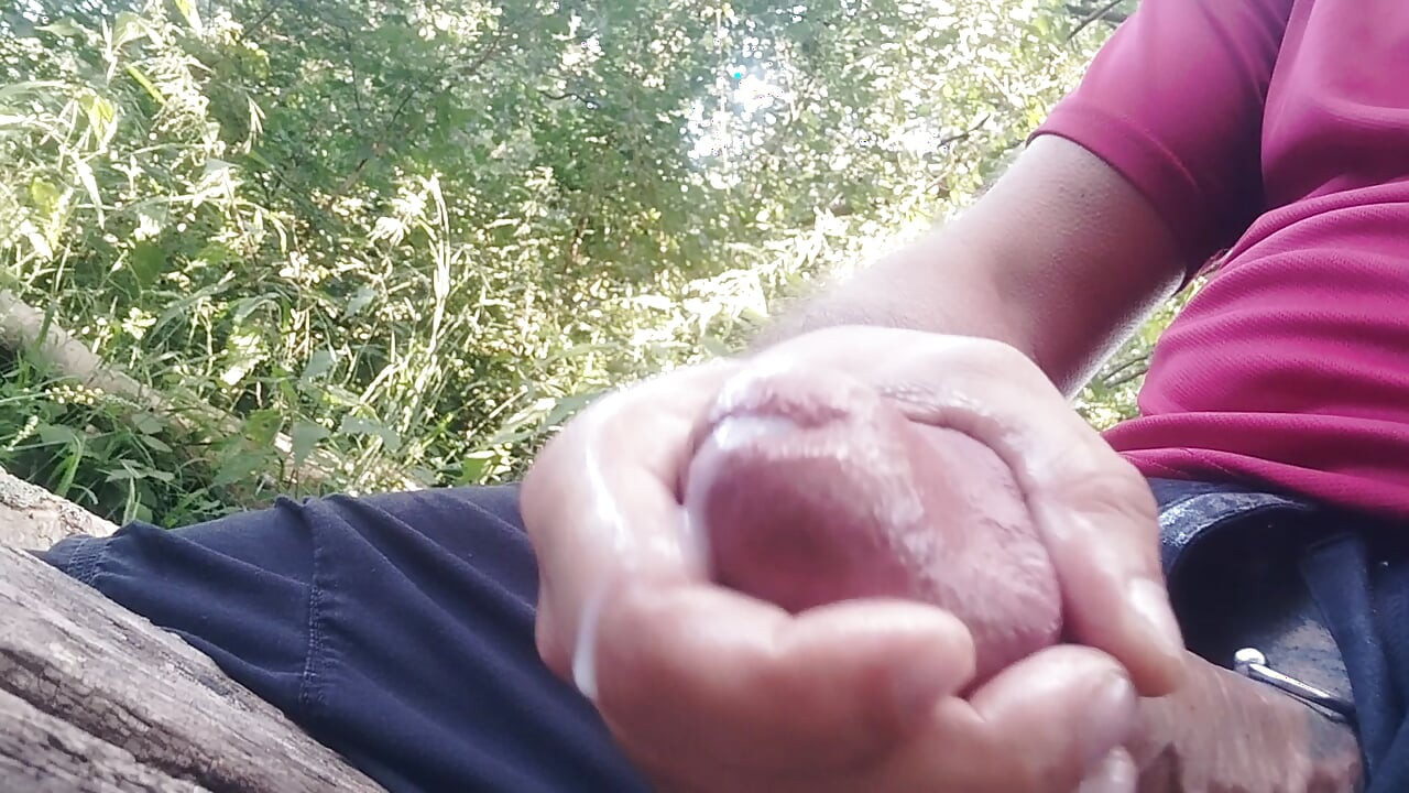Jerking off in the park