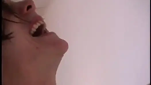 Lisa ann si cewek semok rambut gelap dientot habis-habisan sama profesor kampusnya yang lagi sange berat