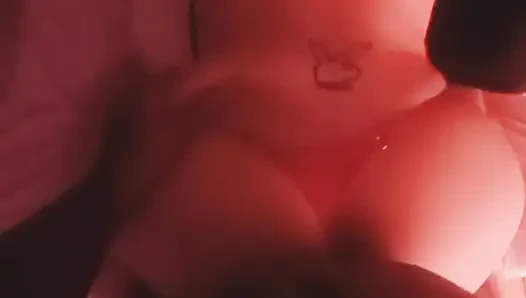 Winzige muschi hungrig nach sperma