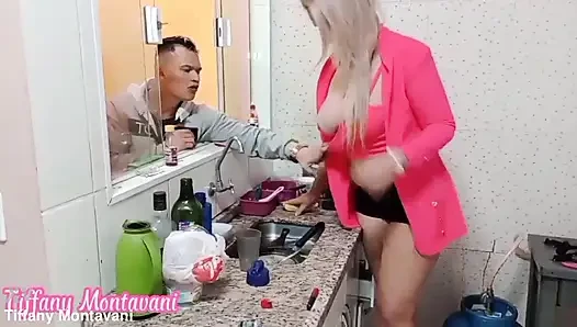 Üvey anne mutfakta baştan çıkarıldı