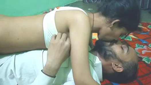 Indian Kissing Mature milf cannot resist the young guy