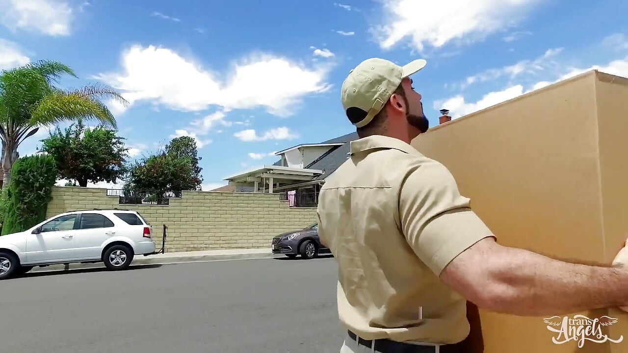 Transangels - the Surprise Package - Jaxton Wheeler, Kayleigh Coxx