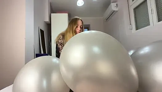 Eine lustige Überraschung für eine russische Mama