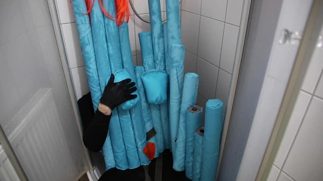 German Corona Statistic Masturbates in Shower