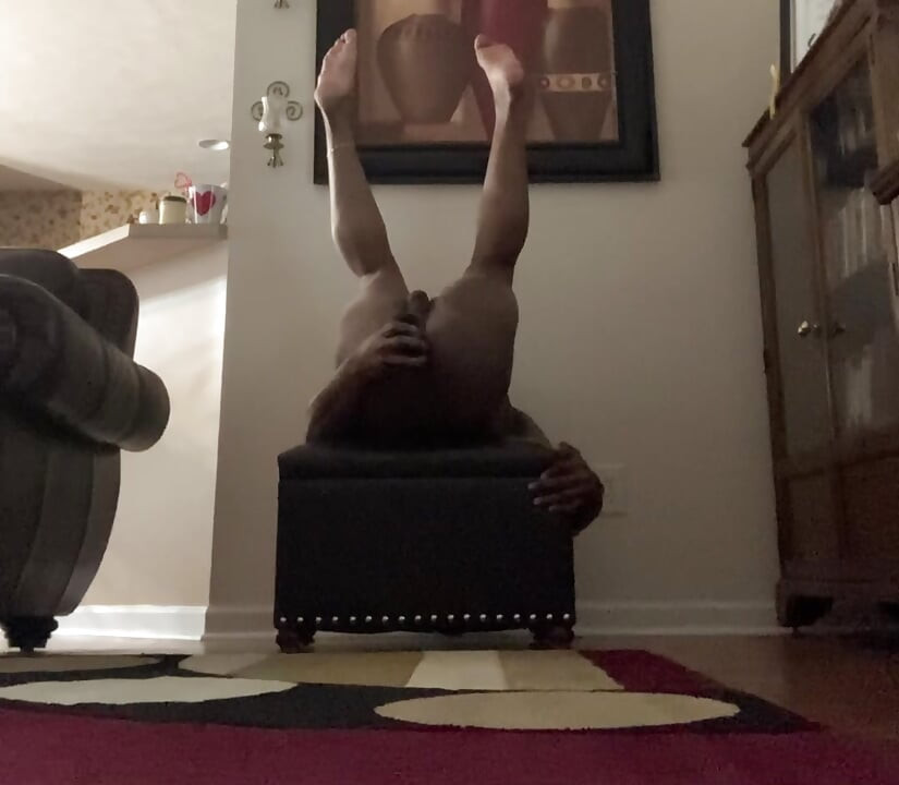 脚を空中に出すディルド xxx