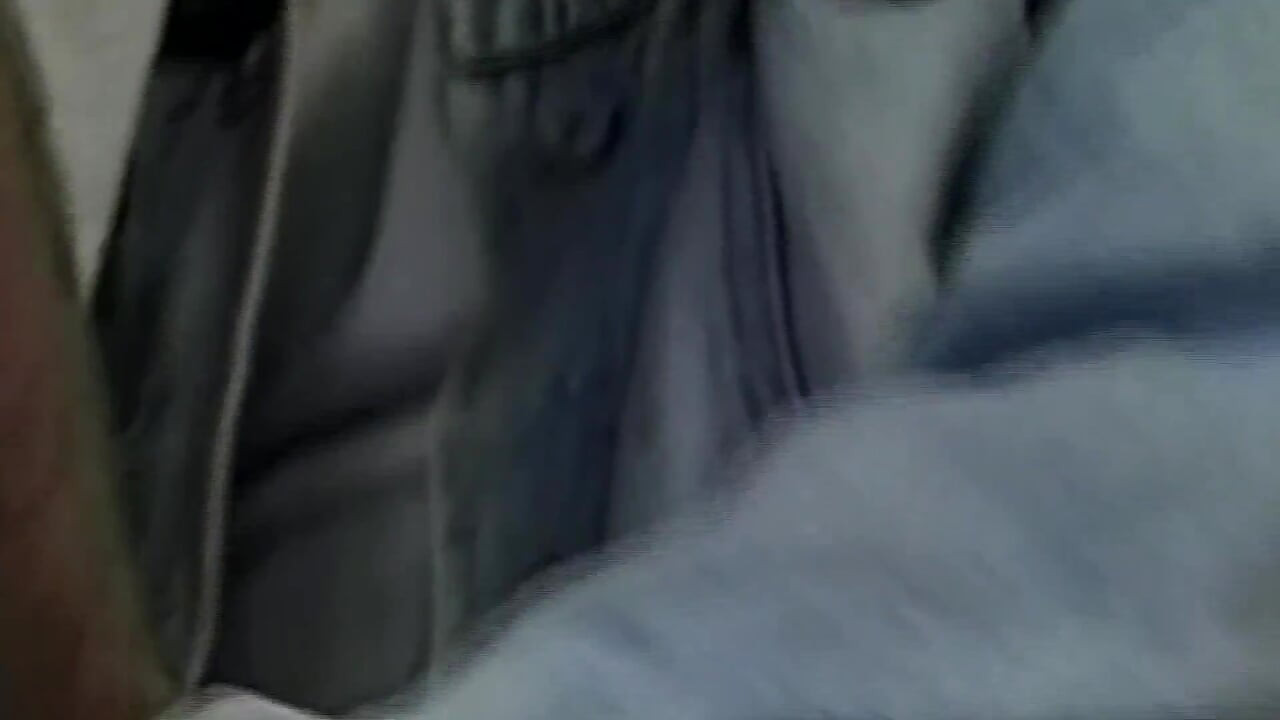 Scenă cu cururi latino 2_two colegii latino se bucură reciproc de fundurile mari
