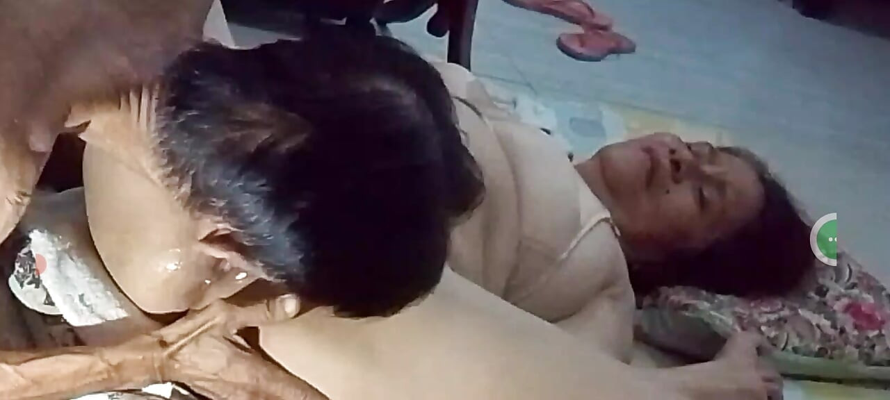 Vilket knull och äta hennes våta fitta så förvåna mig