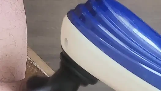 Masajcı yarağıma masaj yapıyor