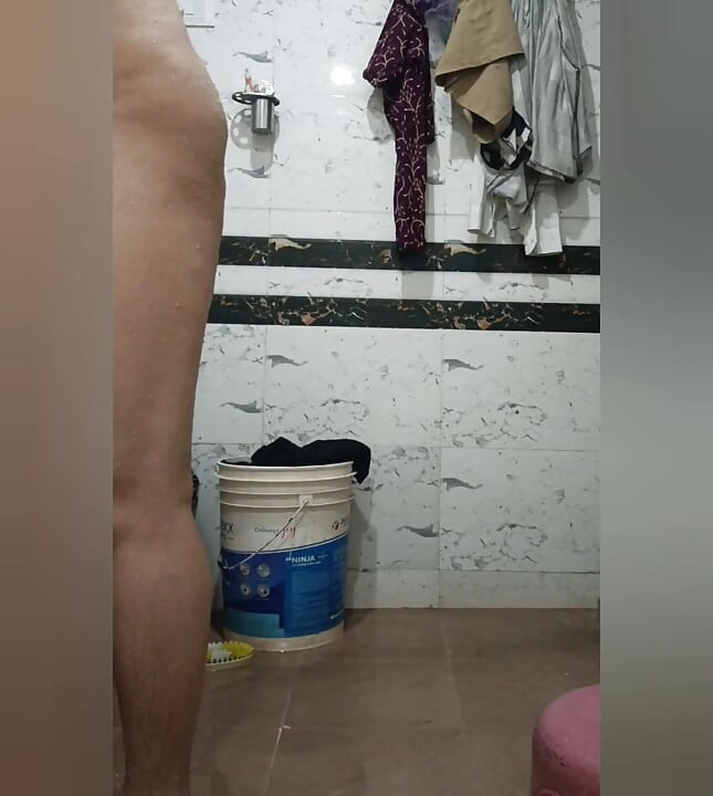 Priya Bhabi Big Boob Bathing Show