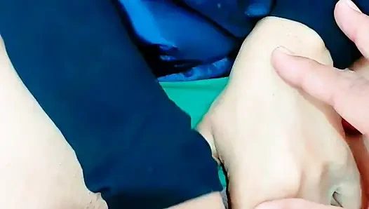 Индийскую жену дези, грязную бхабхи Прия жестко трахнули с ее Devar, когда ее Husand был на улице из дома