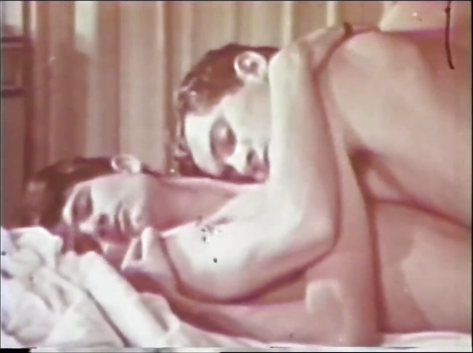 John Holmes καταστρέφει μια καυτή σέξι σκύλα