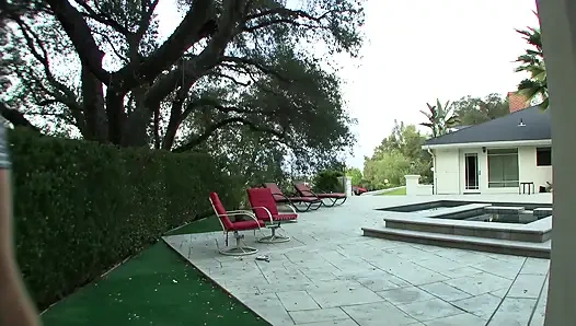 Genç Lezbiyenler Vahşi Yatak Odasındaki Grup Sekste Amcıklarını Yalıyor