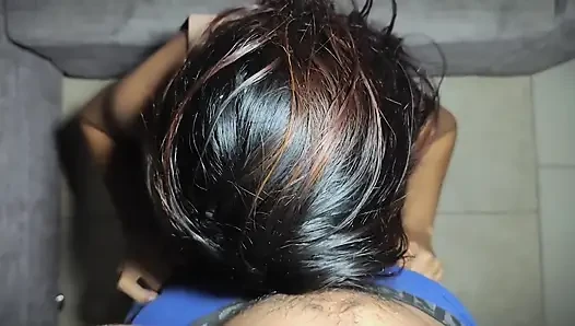 Memekku dicrot sperma hangat pacarku di ruang tamu