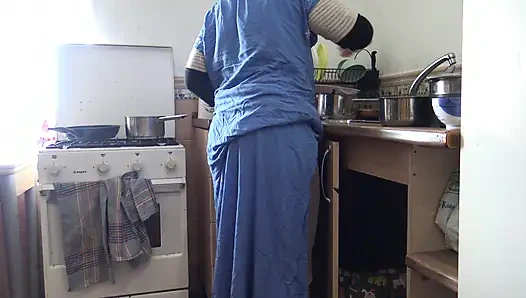 Analverkehr mit einer türkischen putzfrau in Deutschland. KÜCHE ANALSEX