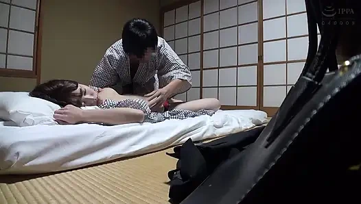 Смешивание с заказ номера, в конечном итоге делить одну комнату с моим занятым коллегой. - Ночное ползание! 2-3