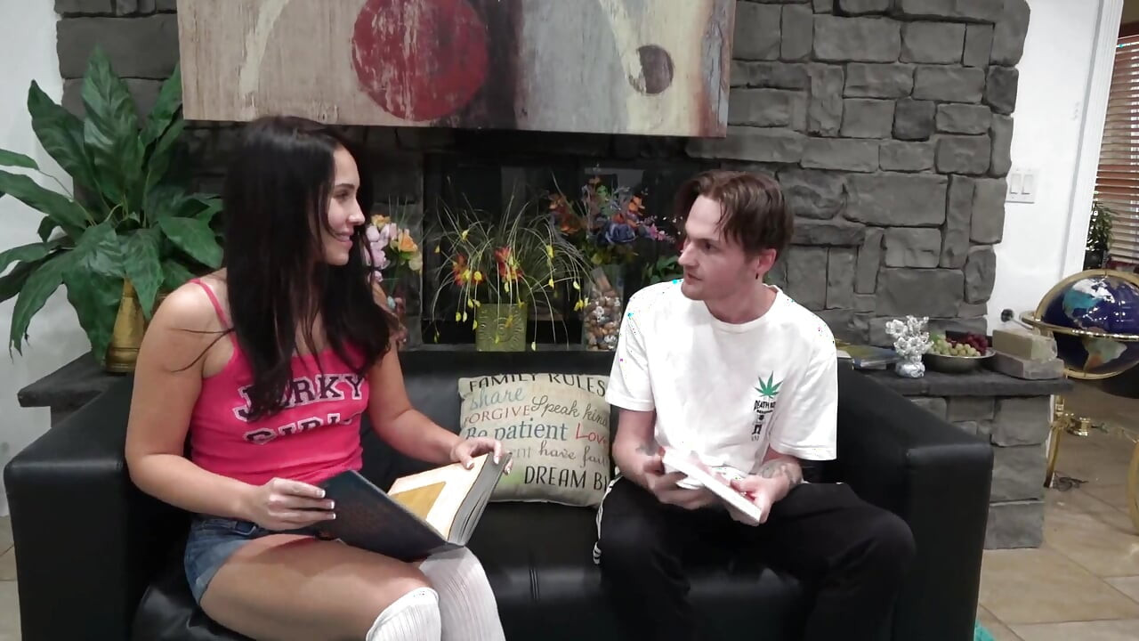 알렉스 은행은 알렉스 은행을 갖춘 육포 소녀입니다