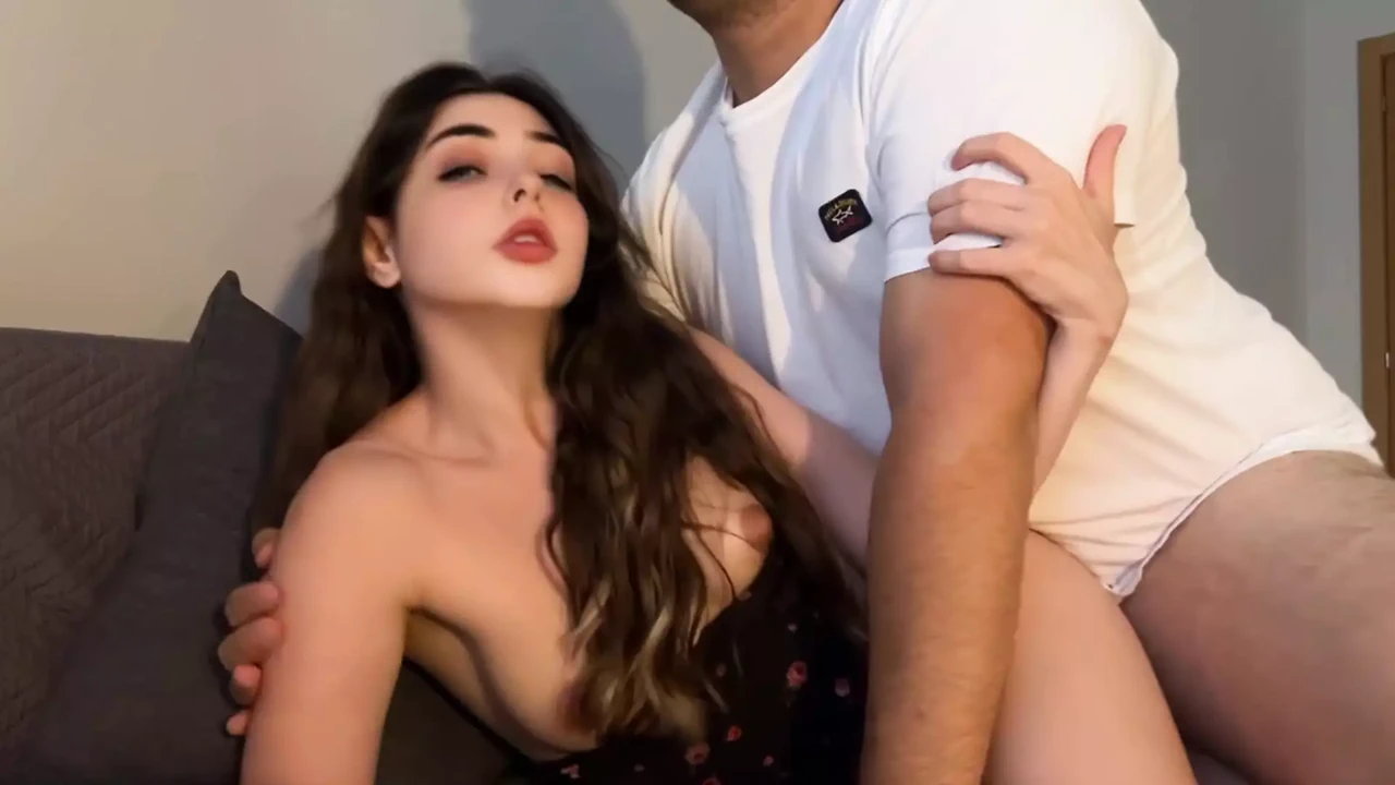 当我的丈夫不在家时，我和他的好朋友发生性关系