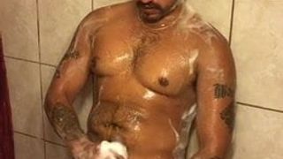 Str8 daddy in the shower