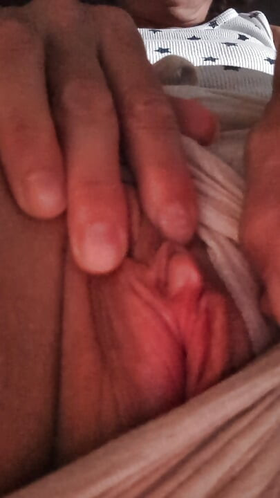 Sneak a Peak MILF GILF Pussy Finger Play Solo