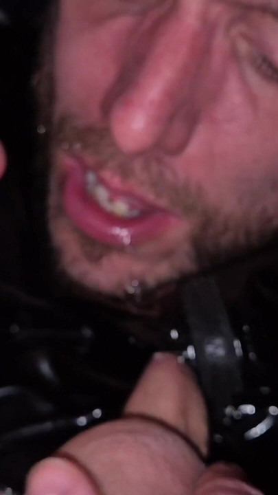 Auto Fellatio med gylden bruser til both.jpg | Klip 1