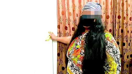 Adik tiri India yang cantik dan adik tiri selingkuh, romansa asli 18+ desi, video xxx obrolan kotor bangla