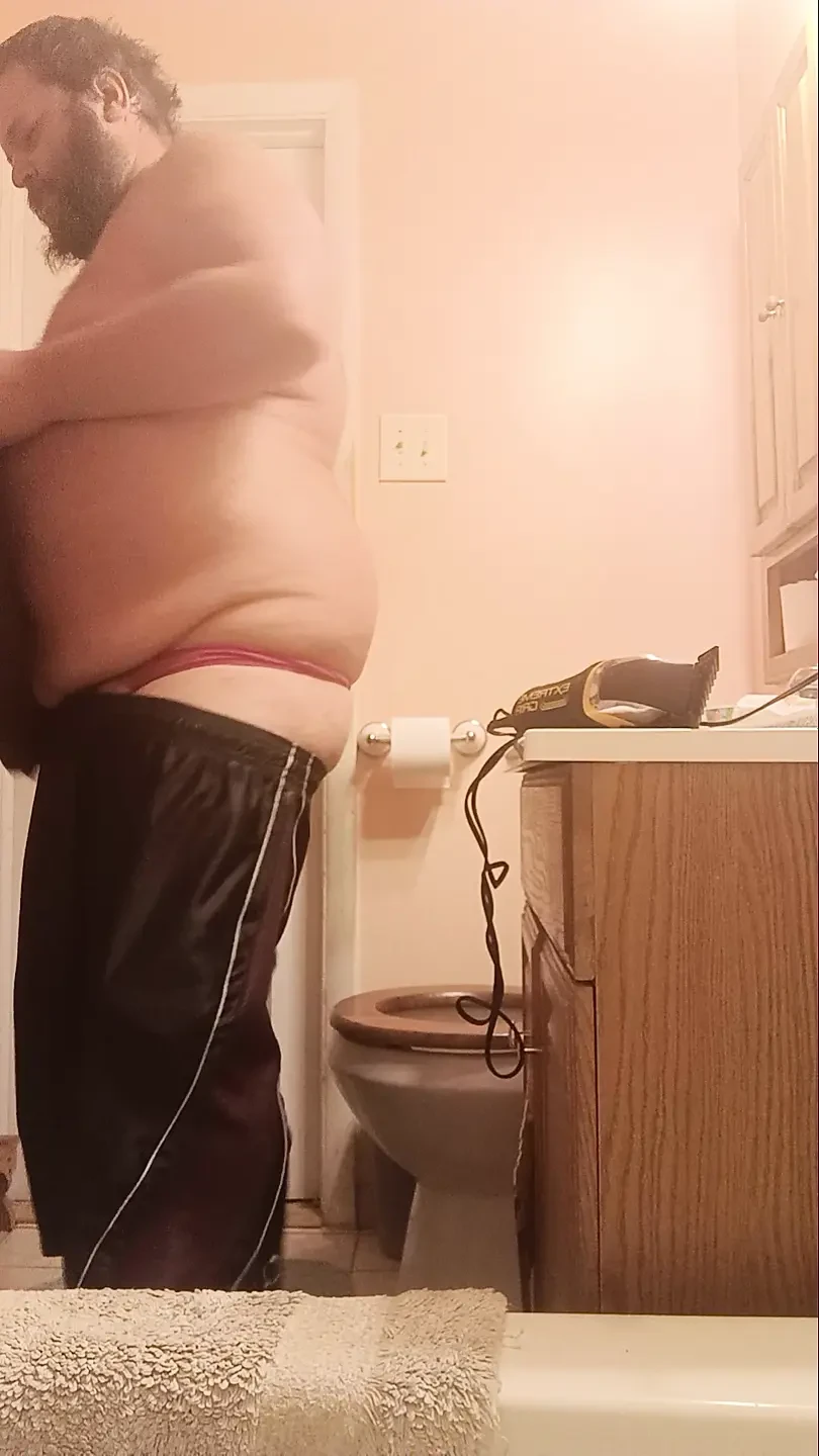 Mofo2121 has finished in the bathroom