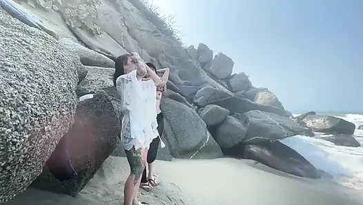 Plajda Tamamen Çıplak Seks Yaparken Yakalandım - Sahilde Üçlü