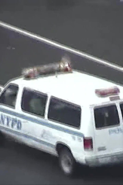 Dia melakukannya sendiri di balkoni