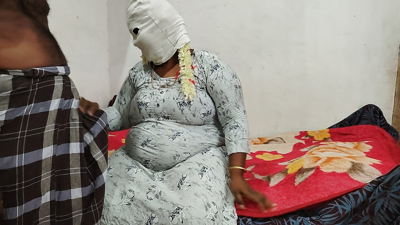 Indian aunty hard fucking in pusssy big black cock
