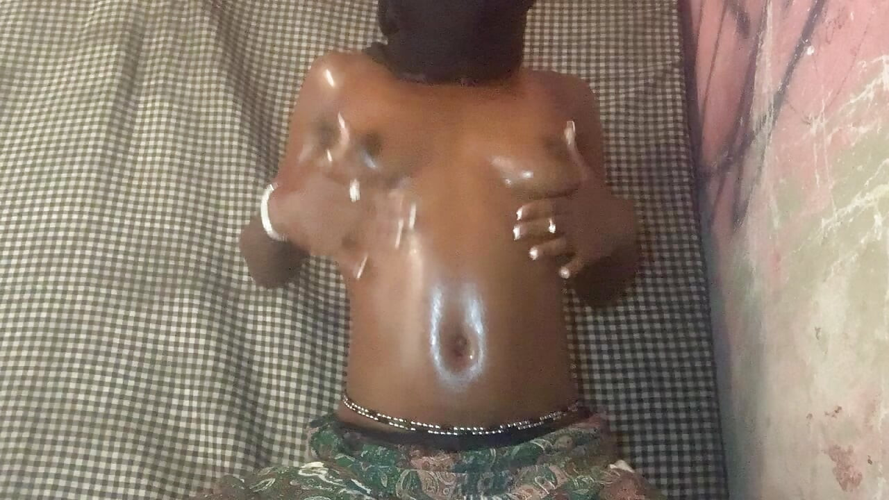 Hot petite teen Blackgurl234 teases the camera with her twerk dance