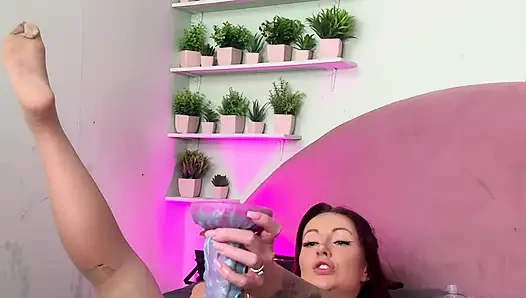 Büyük ahtapot fantezi dildo sikişi