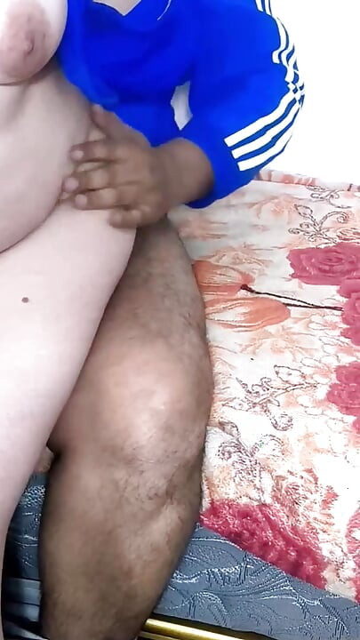 Une grosse noire saoudienne et une Marocaine