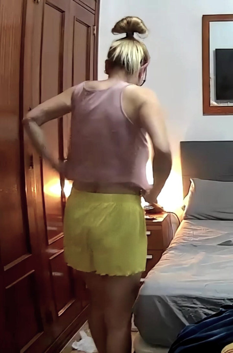WOULD YOU LIKE TO FUCK MY ASS?