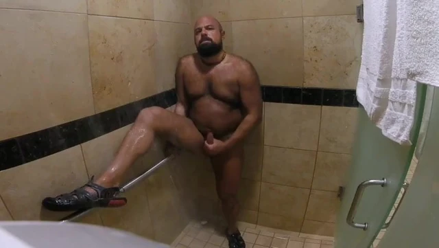 Str8 arab bear