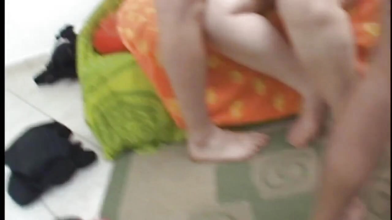 Mladé amatérské děvky ošukané dvěma ptáky