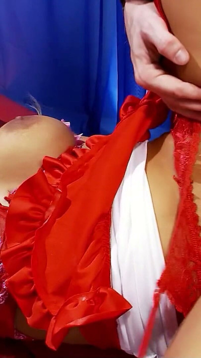 Sexy Blonde Girl Scarlett March blir hardt knullet og får ansiktsutløsning av klienten | Klipp 2