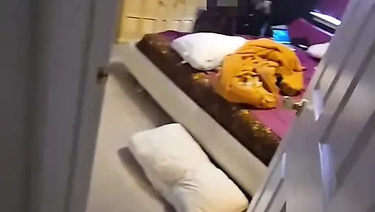 Öncelikler!  Str8 bud beni 31 çekerken yakalıyor ve sikimle halka sallıyor