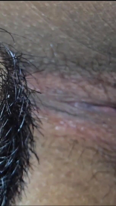 TÂNĂRA FIICĂ VITREGĂ DE 18 ANI ARE PARTE DE MICA EI AROMĂ BOGATĂ DE CUR | Clip 1