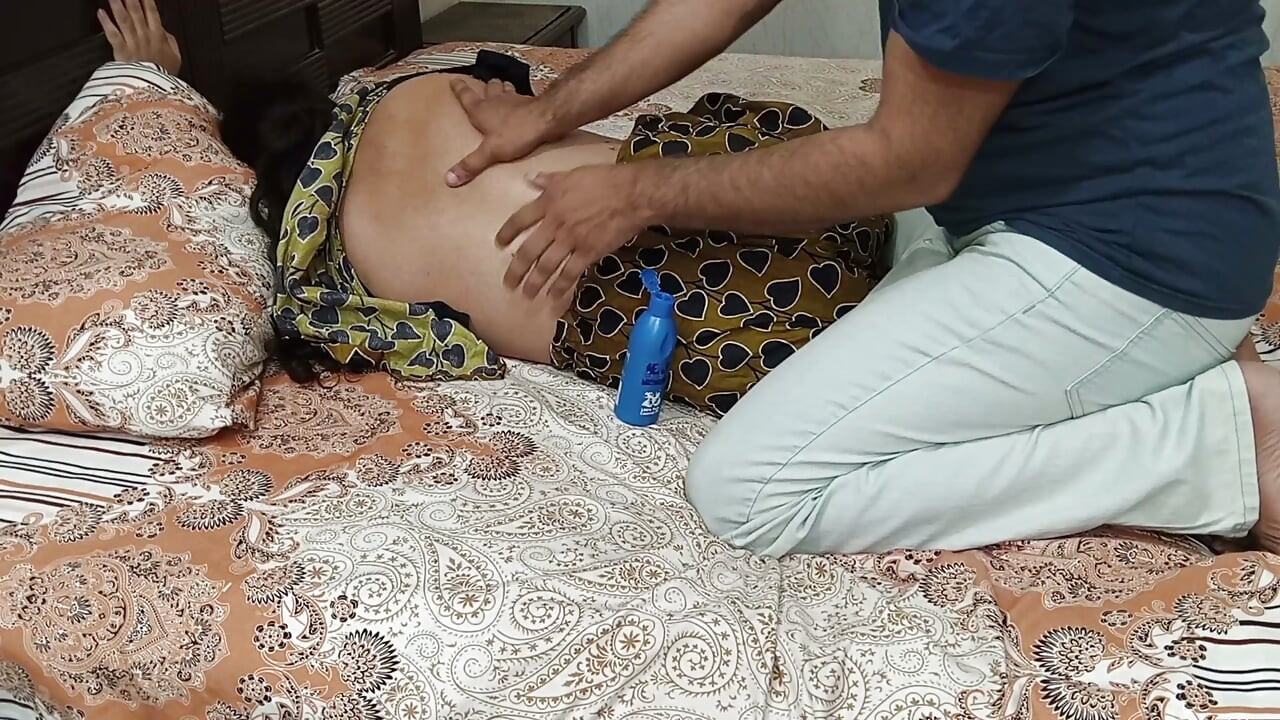 Beroligende massagebehandling mod kropssmerter - Hindi lyd
