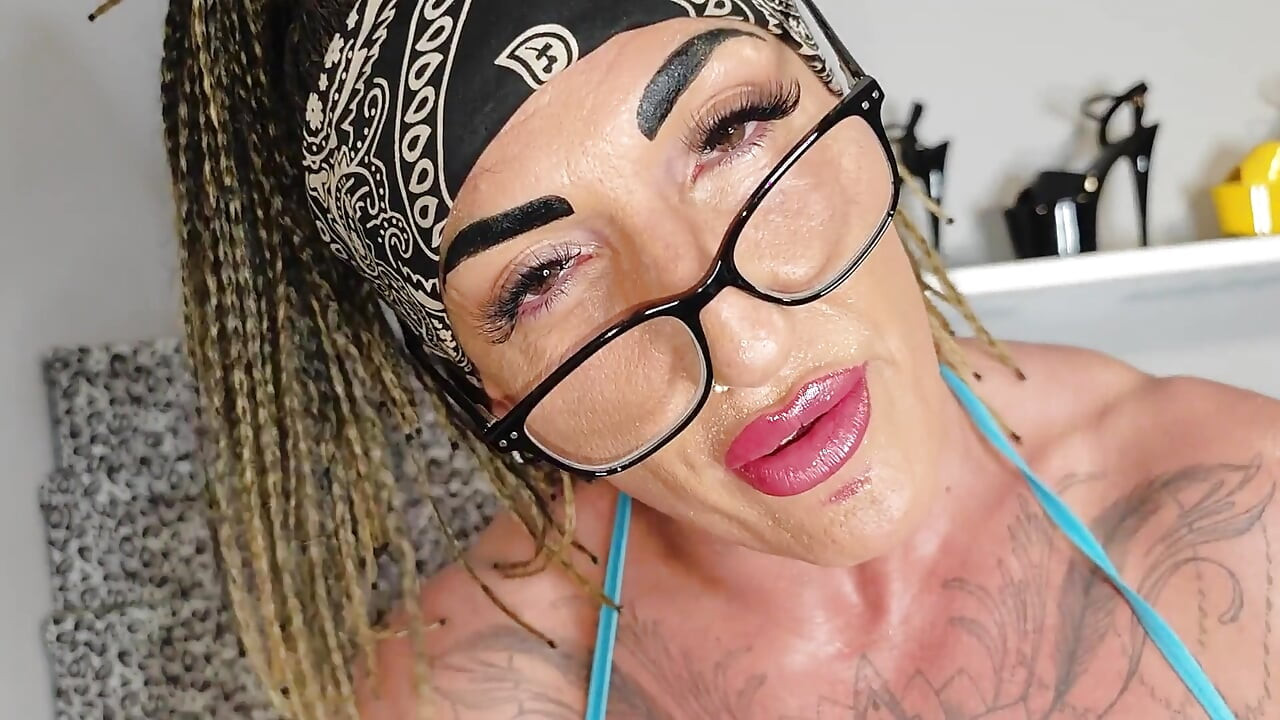 Δίνοντας εντολές στο δούλο μου και κάνοντάς τον πόρνη μου