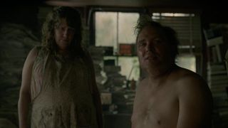 rue Detective - S01E08 001 - Ann Dowd, Glenn Fleshler