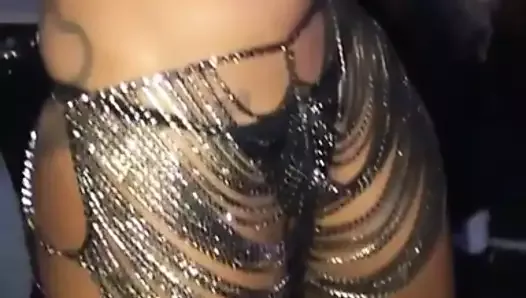 Draya Michele exhibe ses gros seins et son gros cul lors d&#39;une soirée